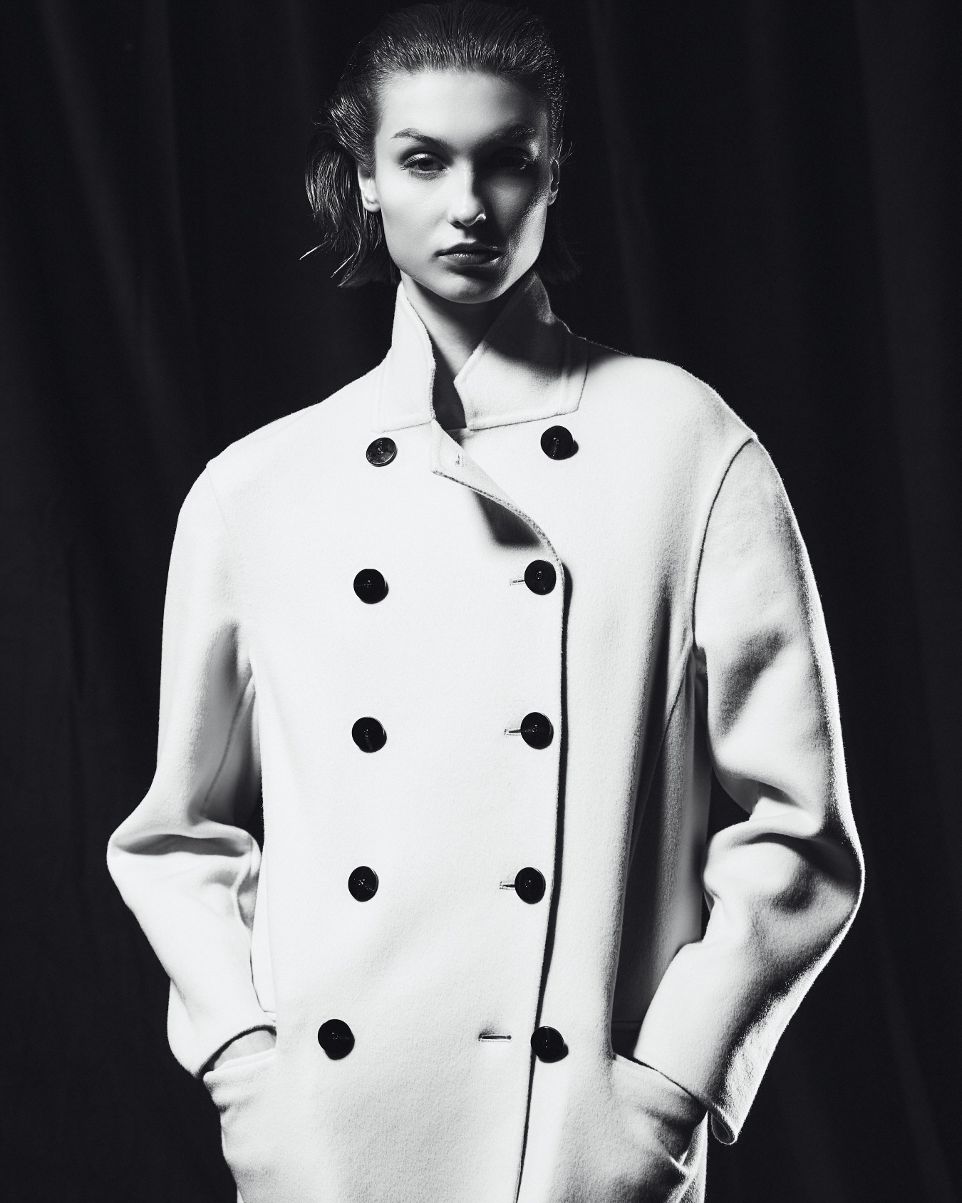 Double-breasted cashmere double cloth coat Slide 5