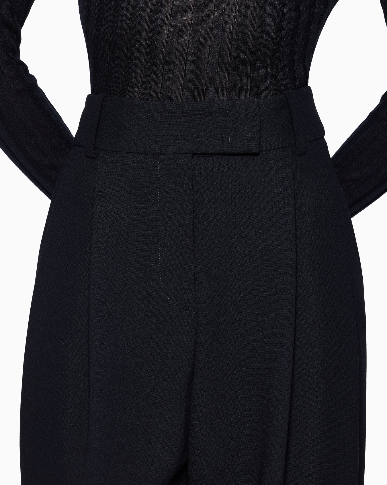 Pantalon à deux pinces en laine vierge stretch Diapositive 4