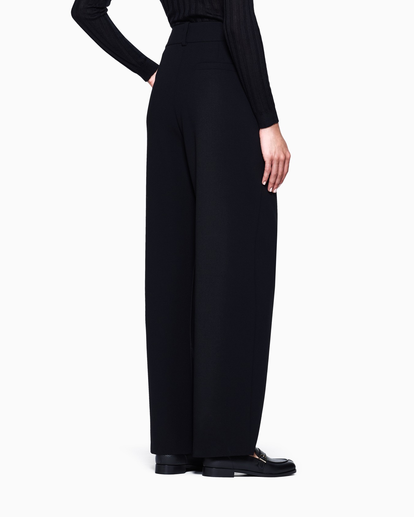 Pantalon à deux pinces en laine vierge stretch Diapositive 2