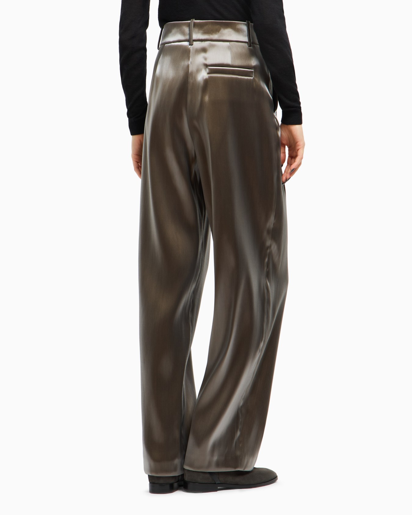 Two-pleat trousers in liquid silk Slide 2