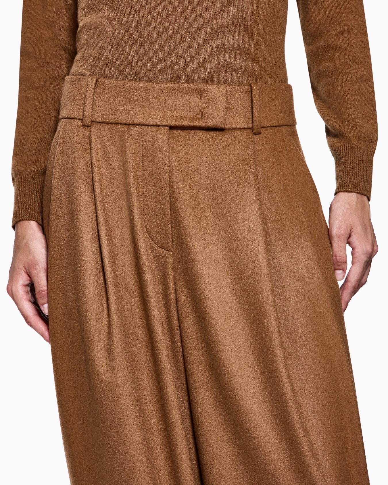 Double-pleat, vicuña wool trousers  Slide 4