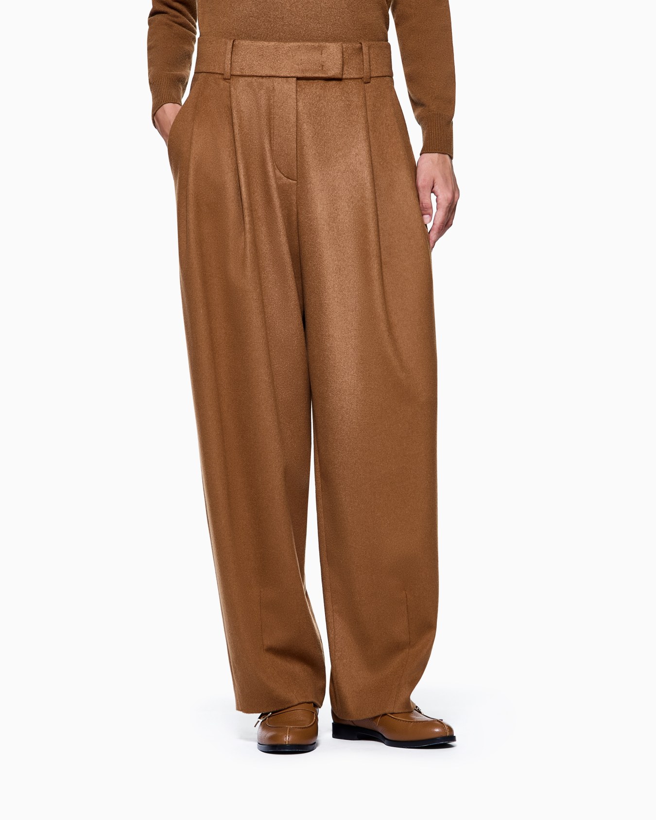 Double-pleat, vicuña wool trousers  Slide 3