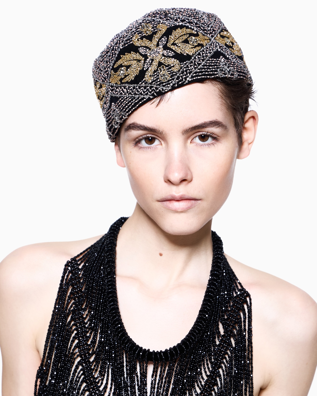 Embroidered velvet cap Slide 2
