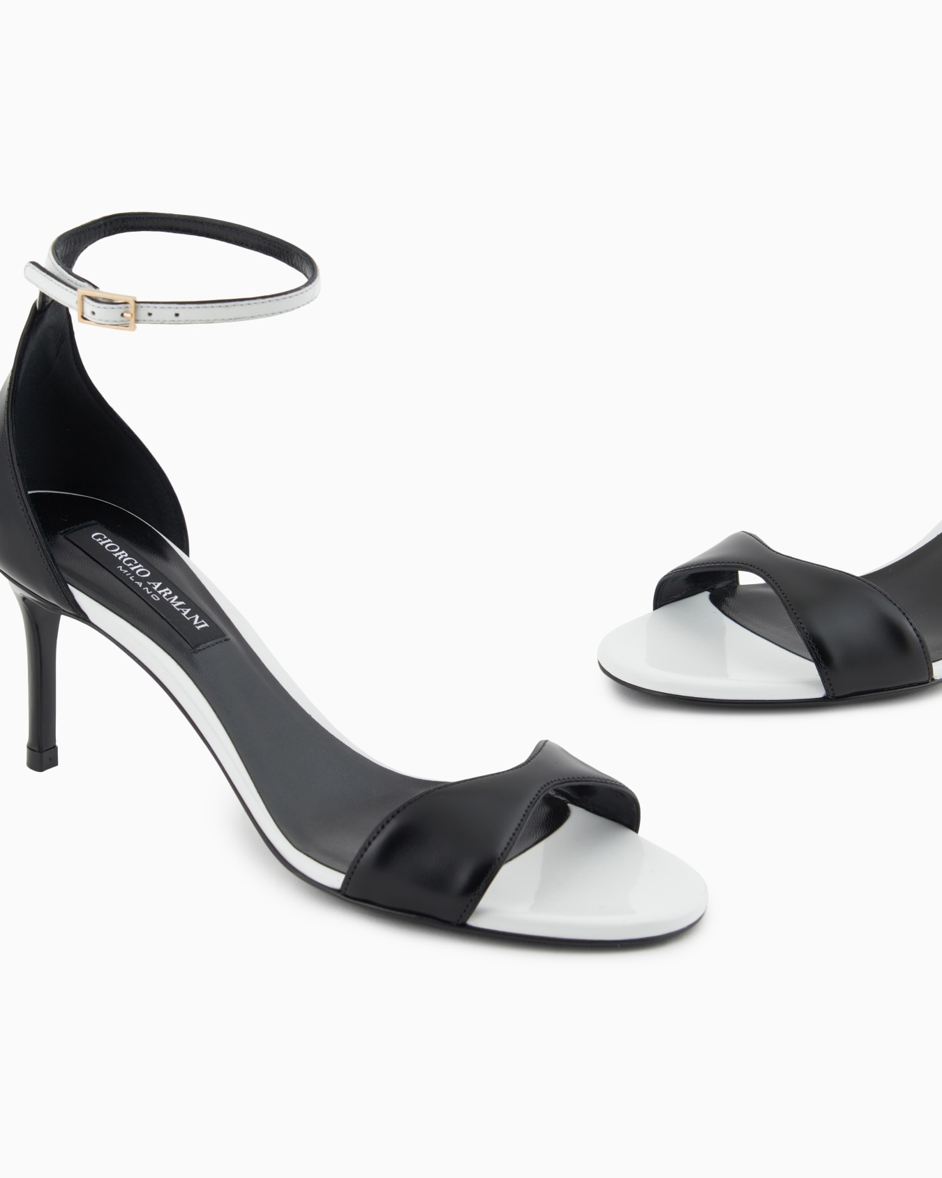 Two-tone brushed leather heeled sandals Slide 5