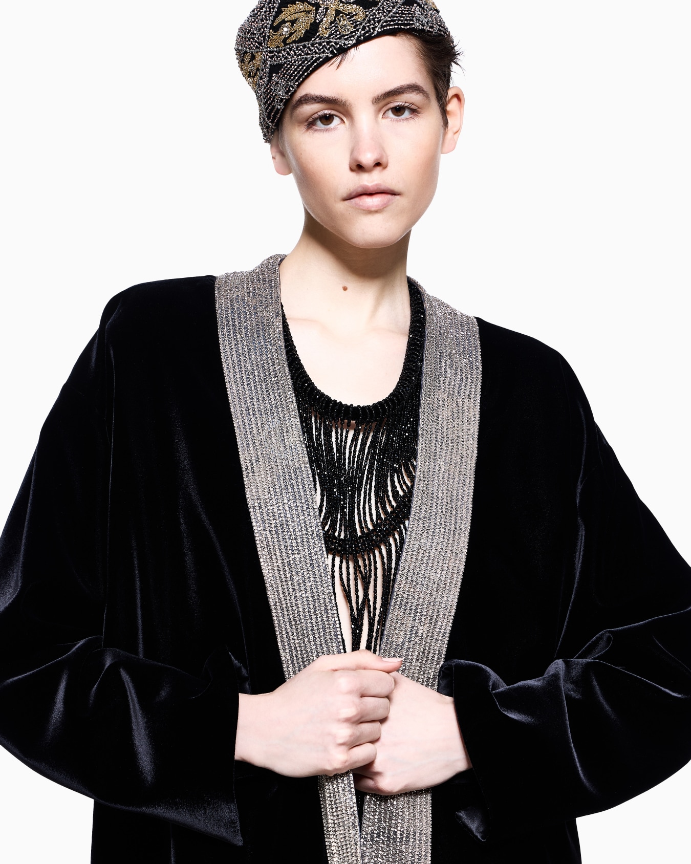 Embroidered velvet jacket  Slide 5