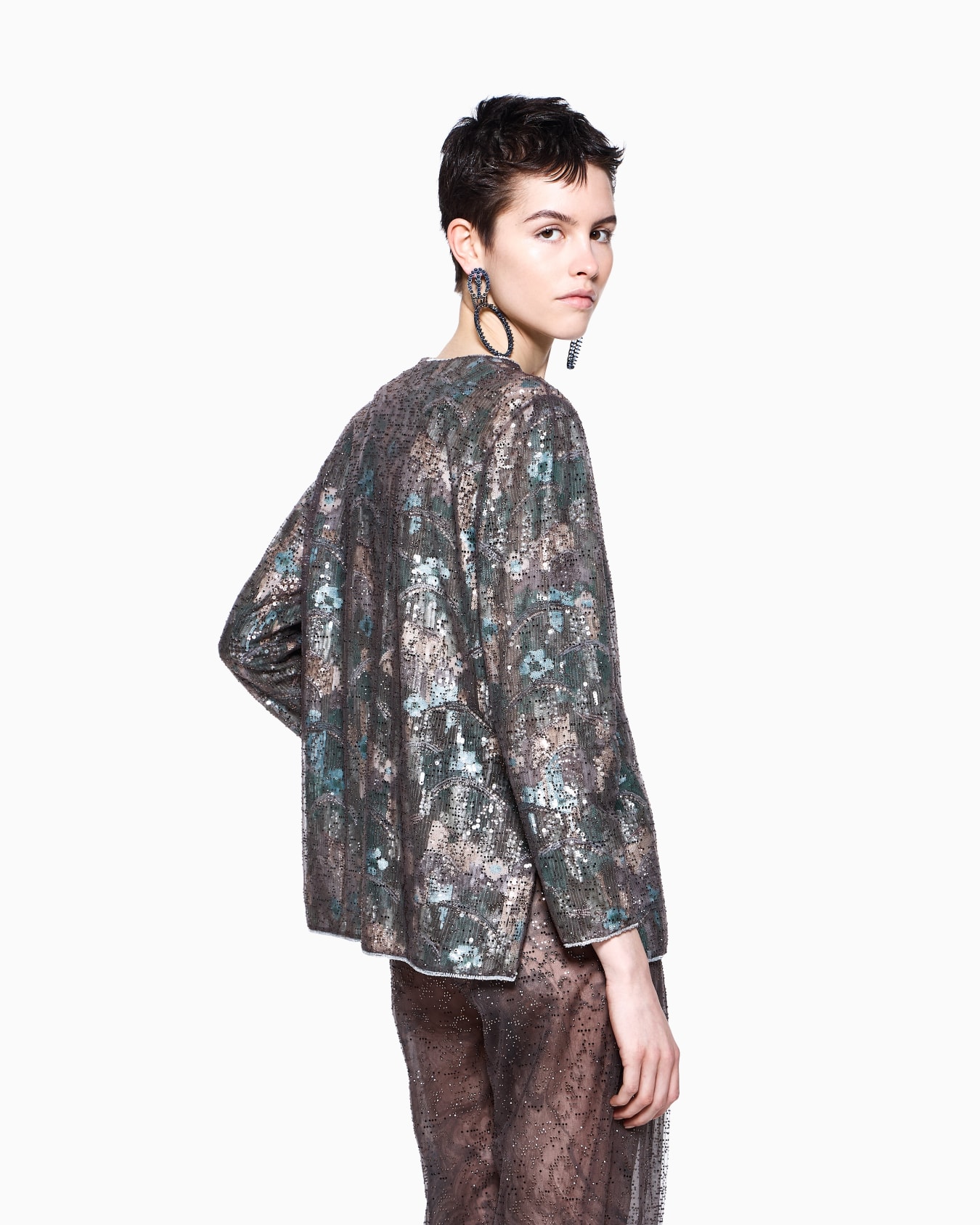 Chaqueta tipo camisa de seda y tul bordada Diapositiva 3