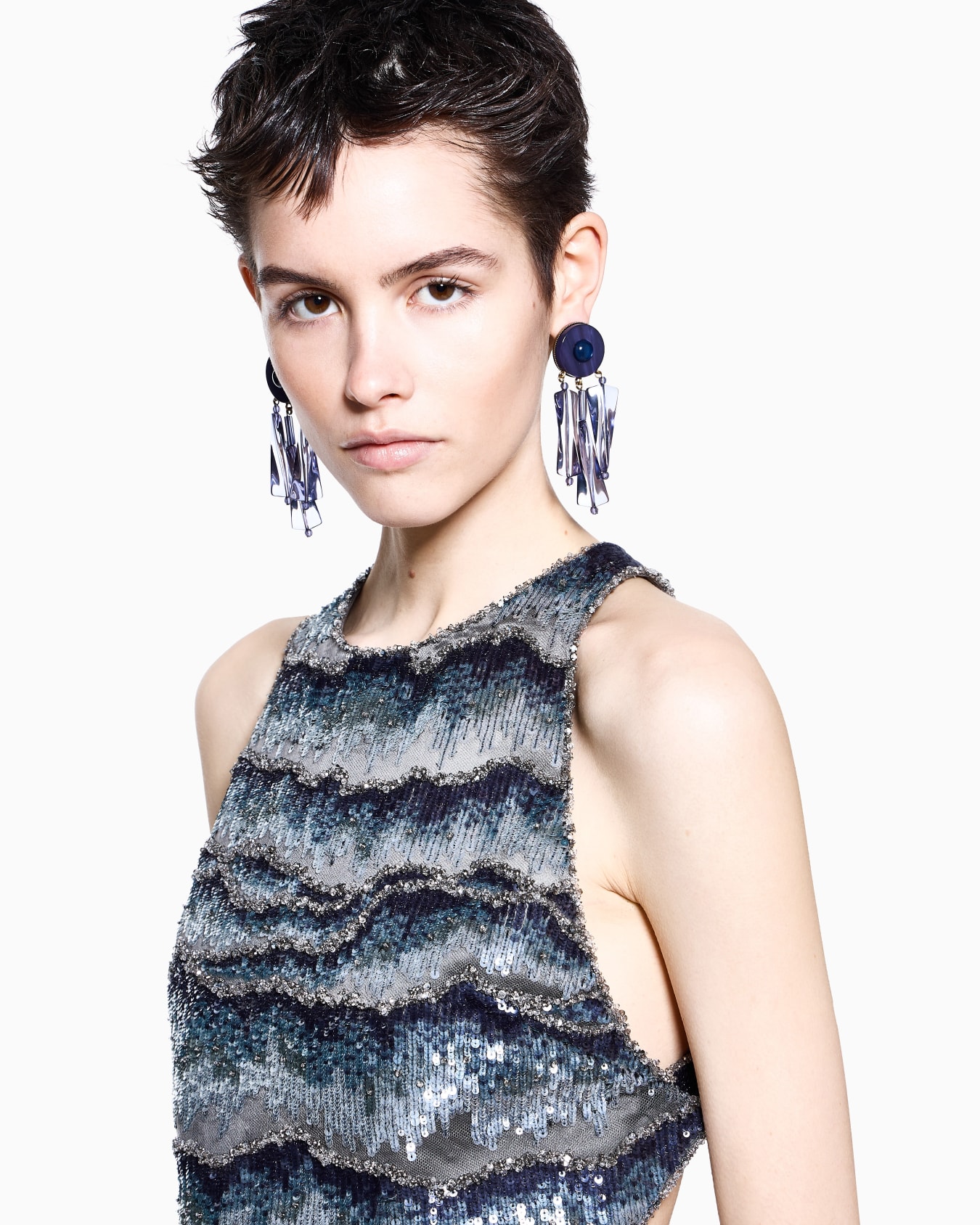 Embroidered silk top Slide 5