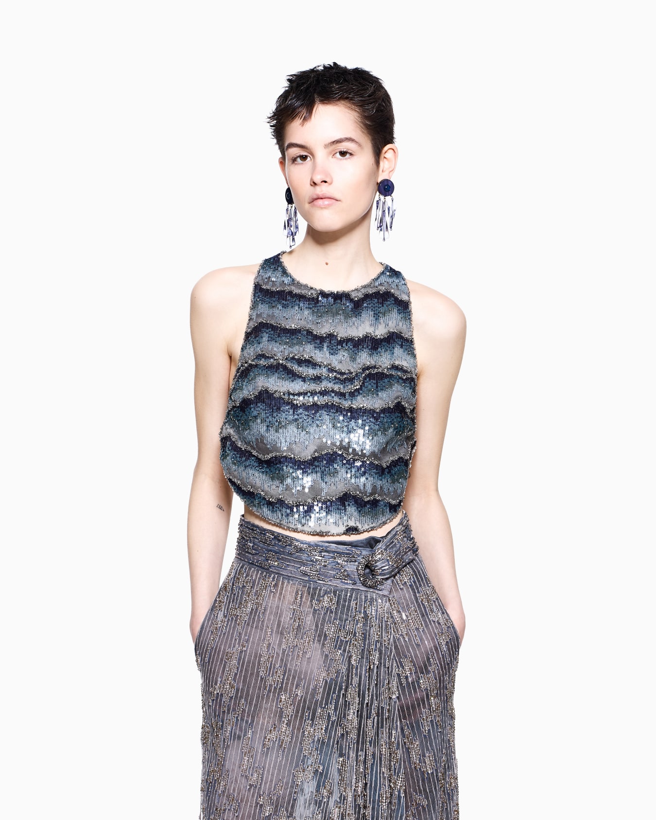 Embroidered silk top Slide 4