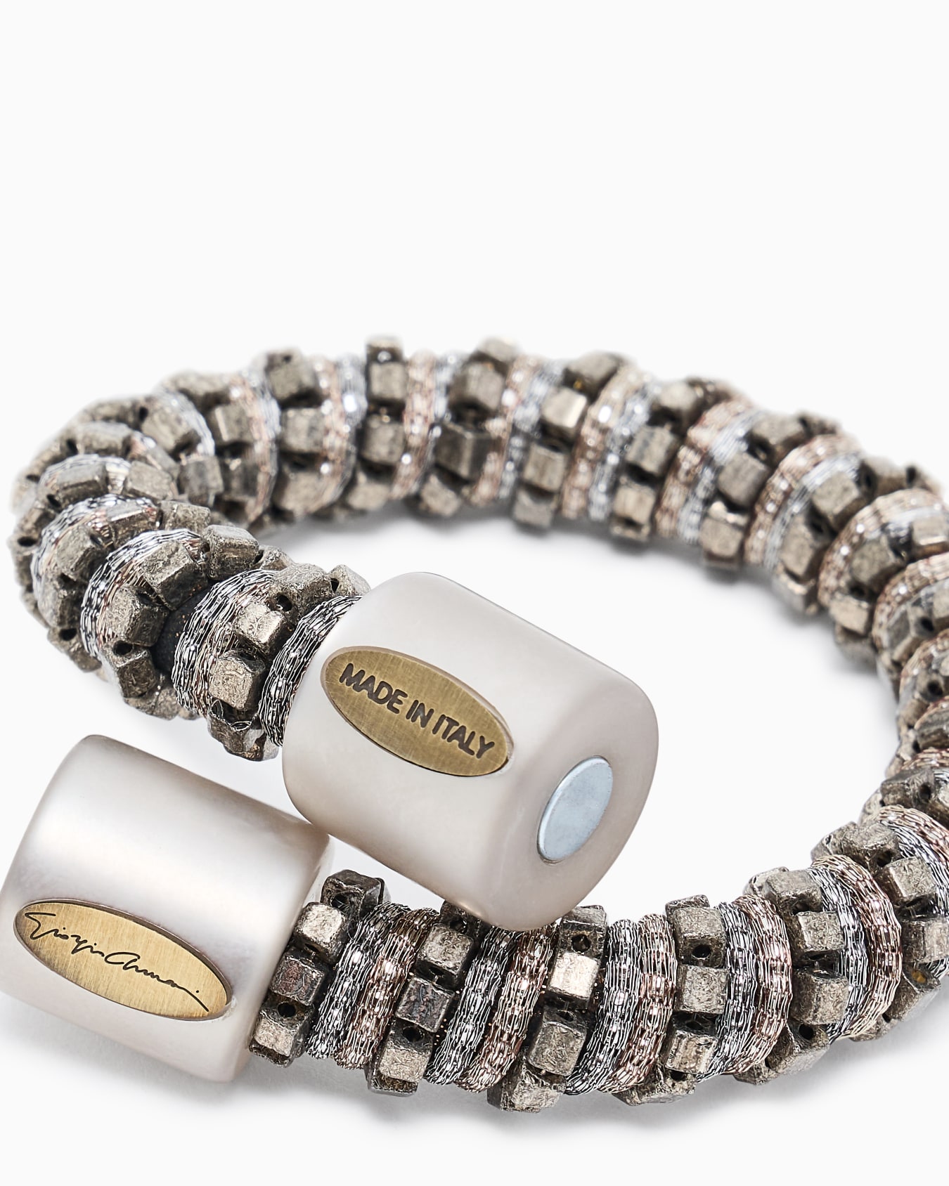 Armband aus Leder und Stoff Folie 1