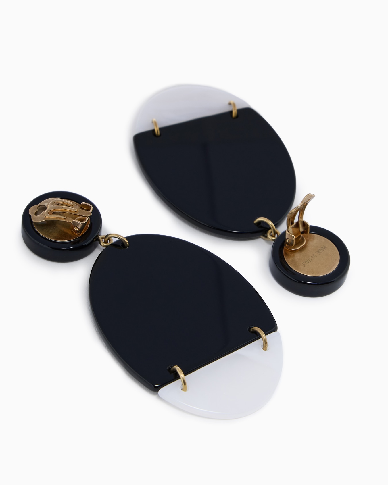 Pendientes colgantes de clip de resina bicolor Diapositiva 1