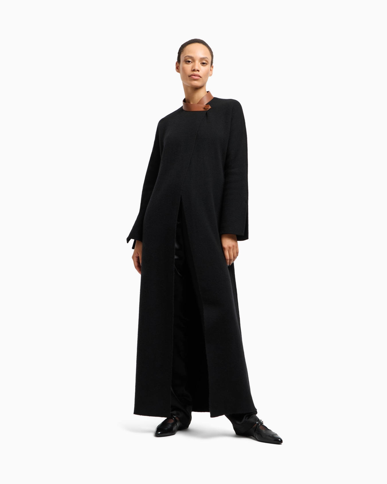 Langer Mantel aus Woll-Kaschmir-Mix mit Leder-Details Folie 4