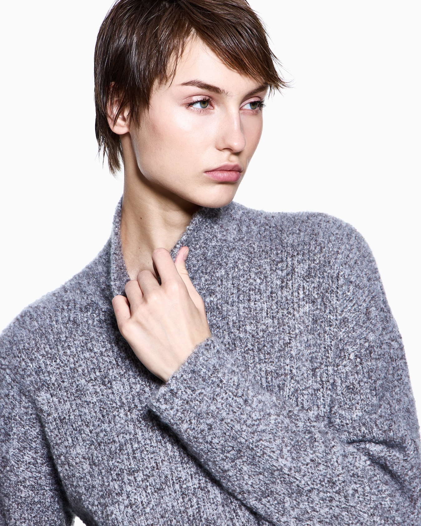 Mock-neck jumper in bouclé cashmere, and silk Slide 4