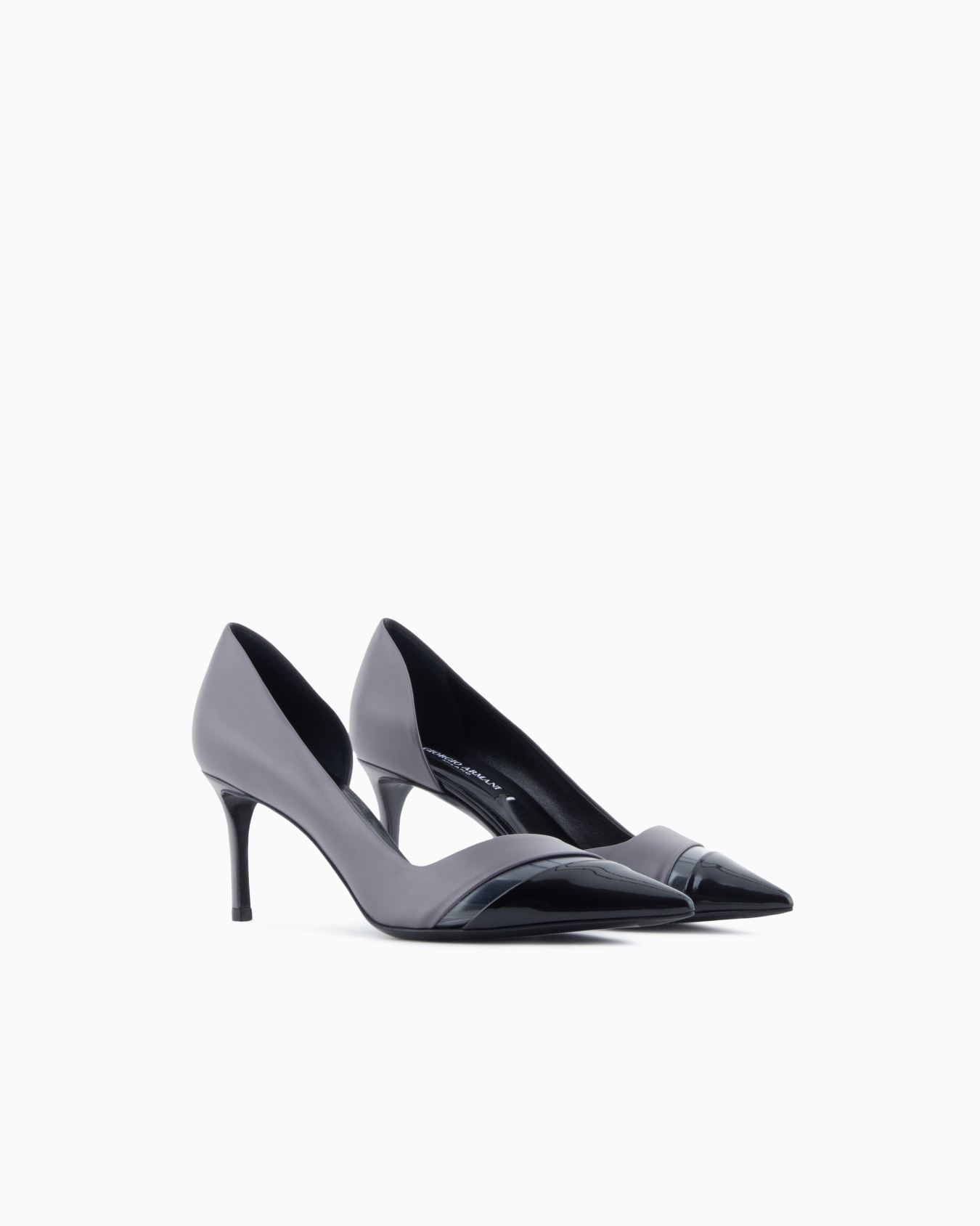Two-Tone Patent Leather Pointed Toe Pumps Diapositiva 1