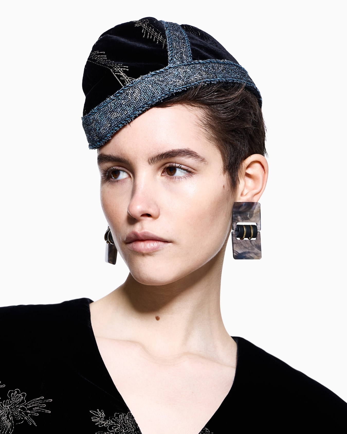 Boucles d'oreilles à clip en résine effet marbre Diapositive 2