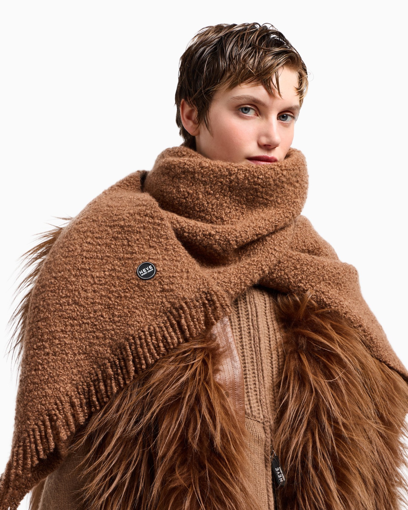 Sciarpa in cashmere e seta Giorgio Armani Neve Slide 2