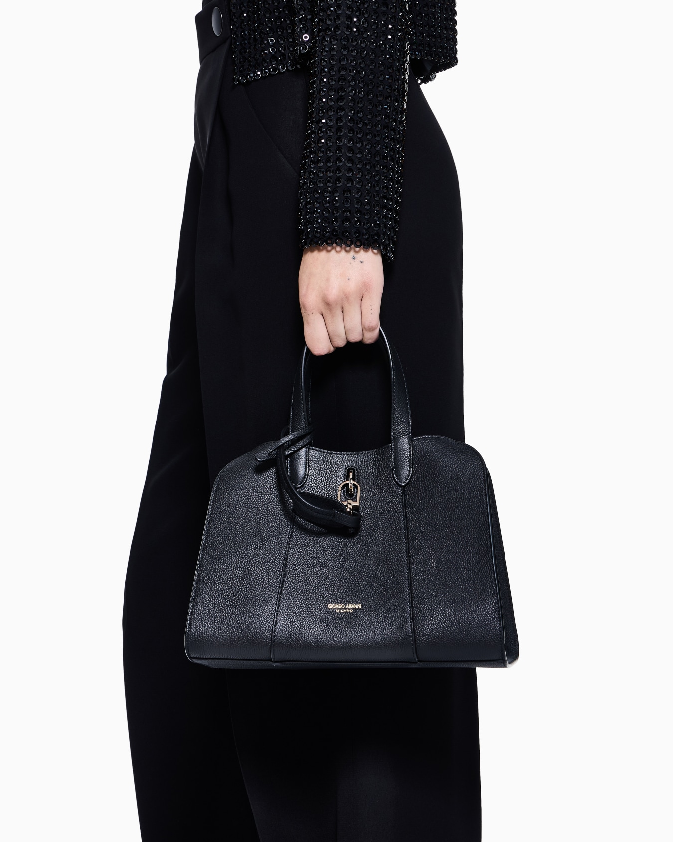 페블 레더 소재 스몰 토트백 슬라이드 5