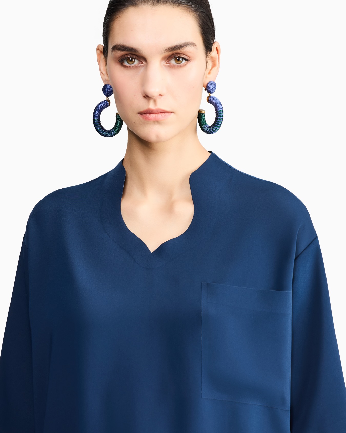 Blusa ancha en cady técnico Diapositiva 4