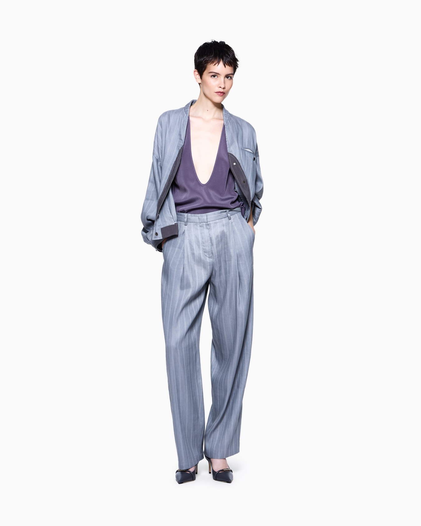 Silk blend crêpe short top Slide 1