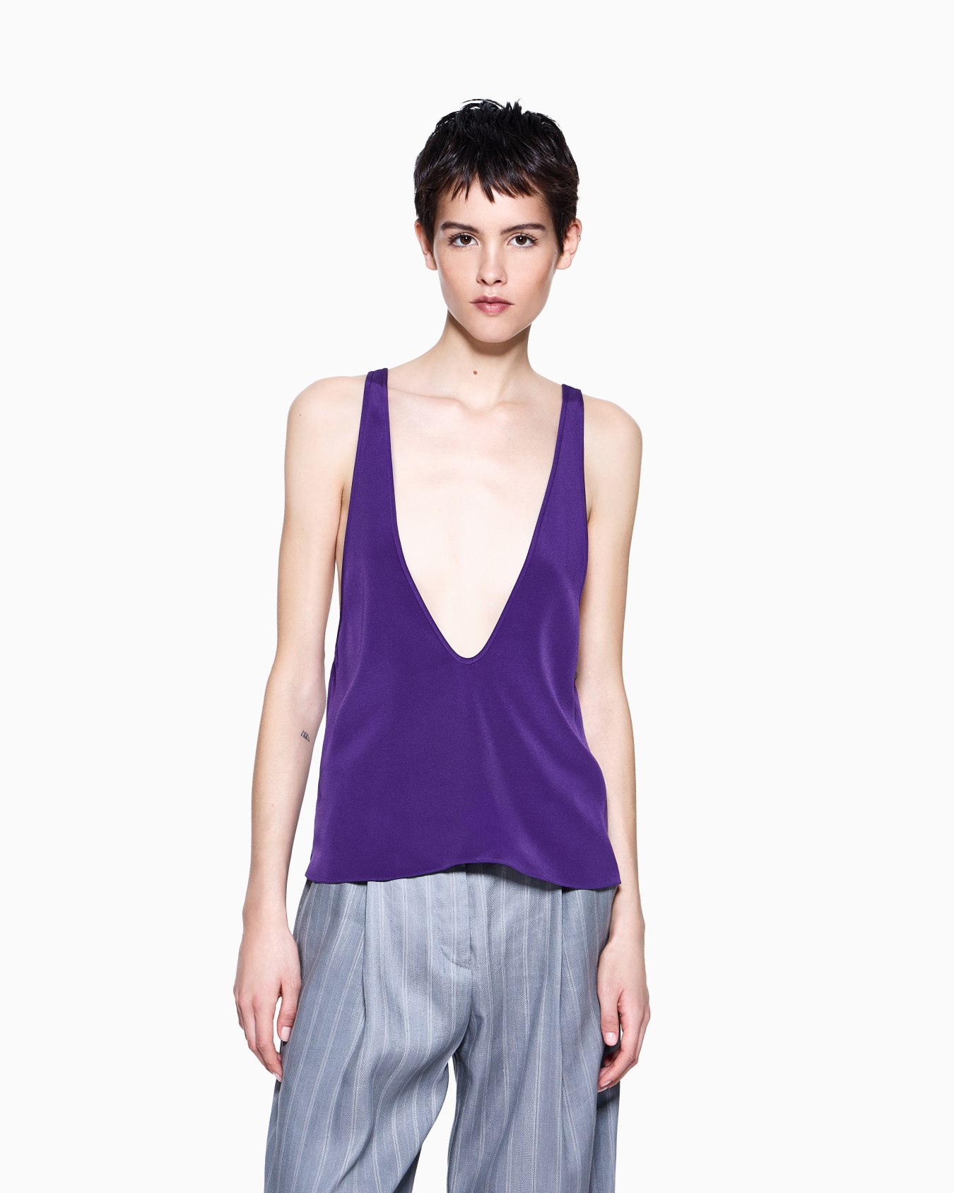 Silk blend crêpe short top Slide 3