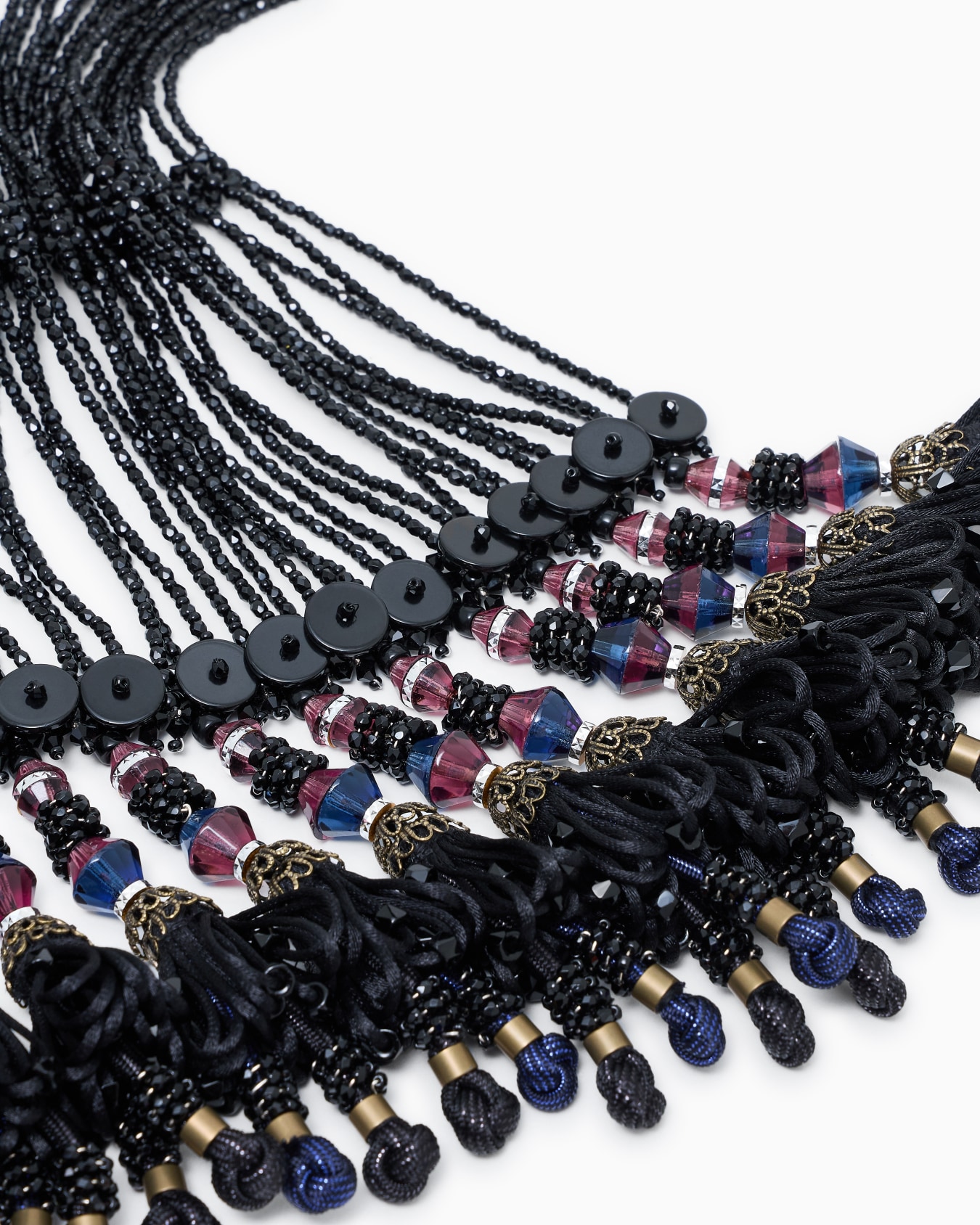 Long necklace with fringes Slide 1