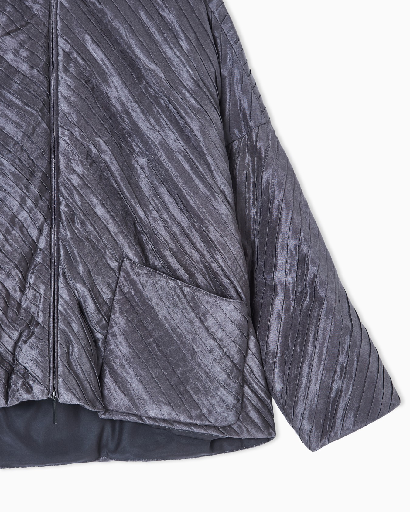 Diagonal pleated silk pea coat Slide 4