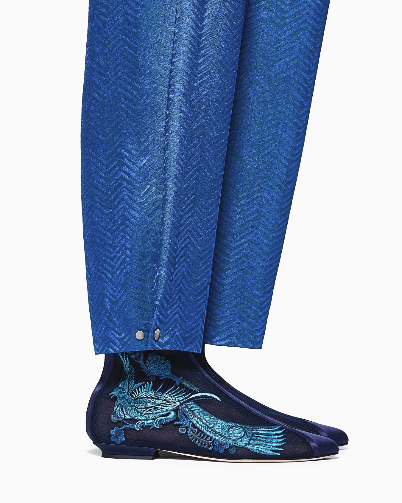 Viscose trousers with chevron jacquard Slide 4