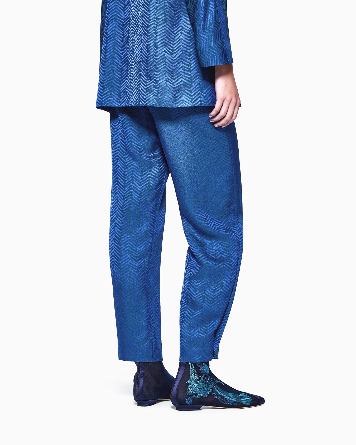 Viscose trousers with chevron jacquard Slide 2