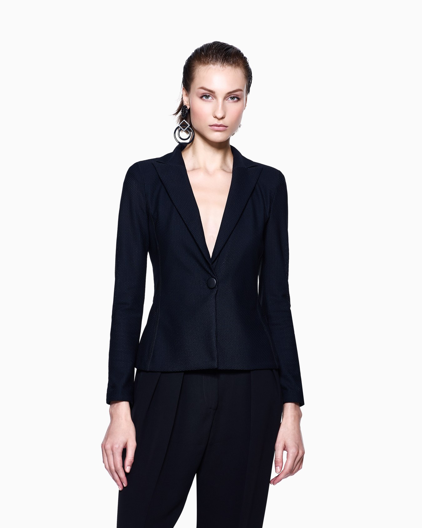 Sleek Black Textured Blazer Diapositiva 3