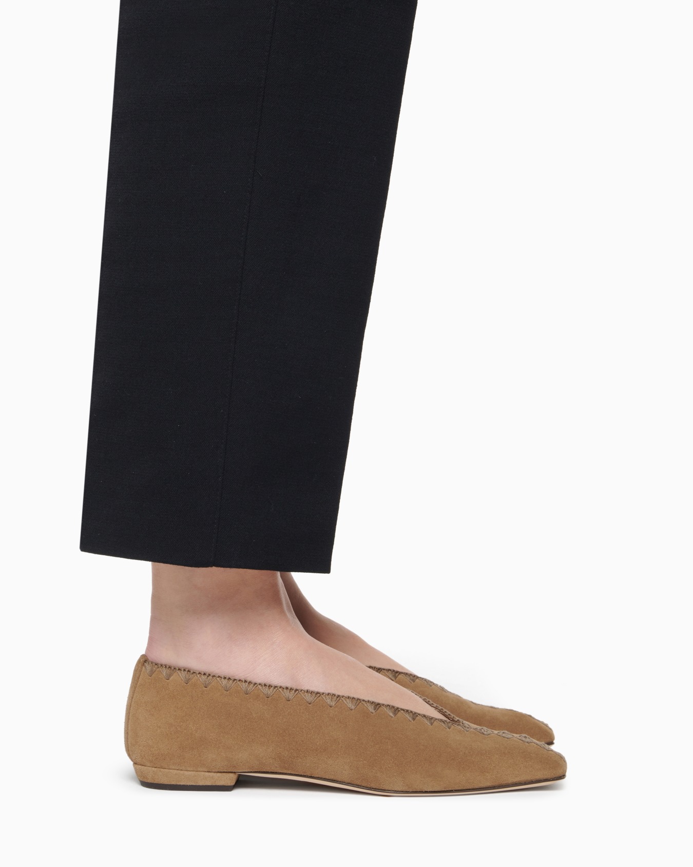 Suede ballerinas with embroidery Slide 6