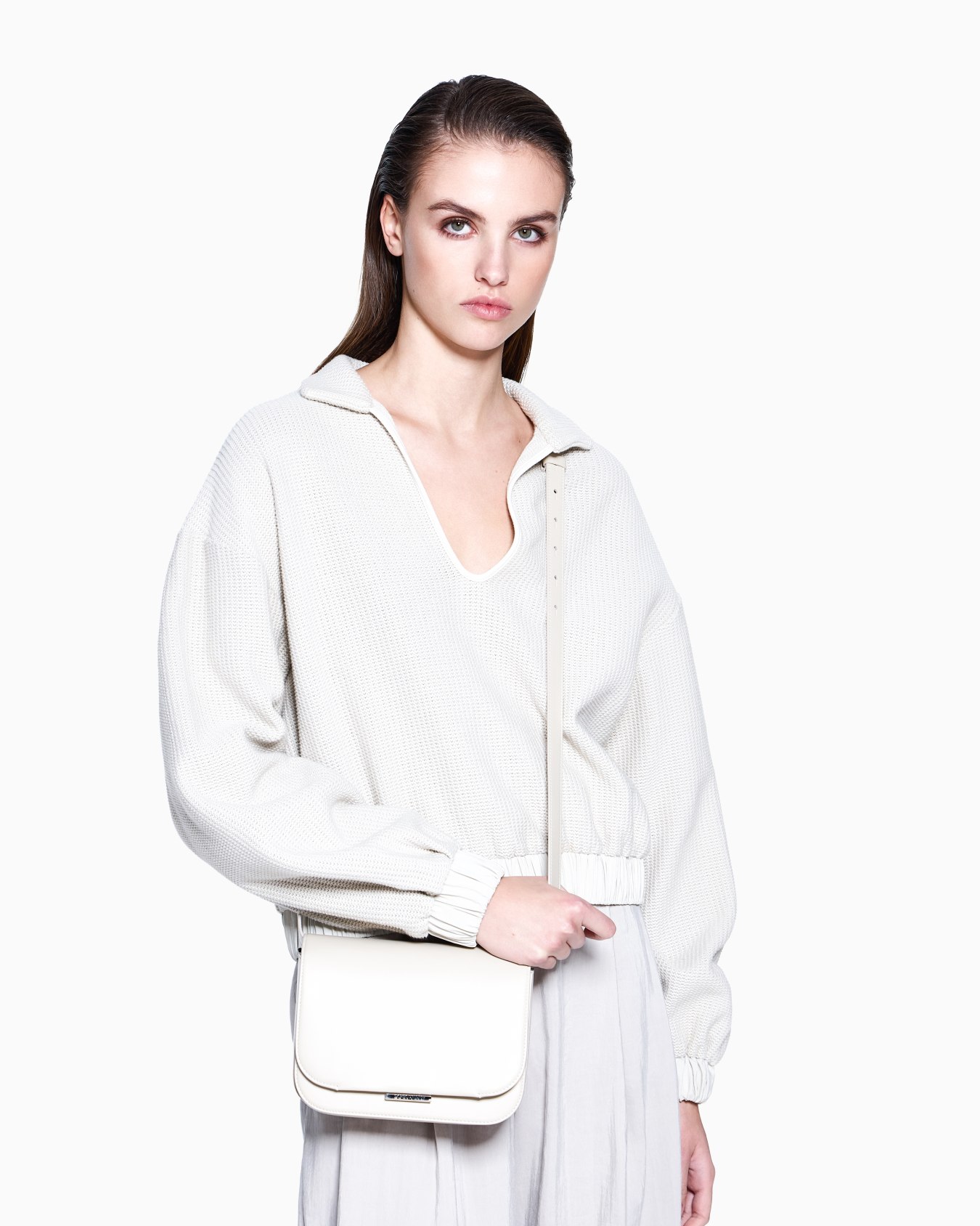 ショルダーバッグ レザー ミディアム スライドする 5