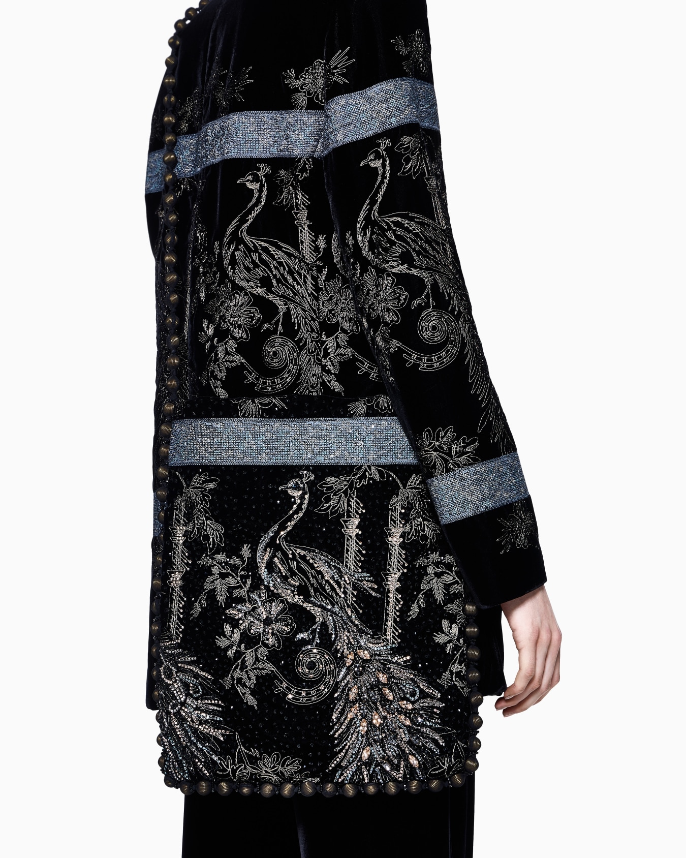 Embroidered velvet shoulder bag Slide 5