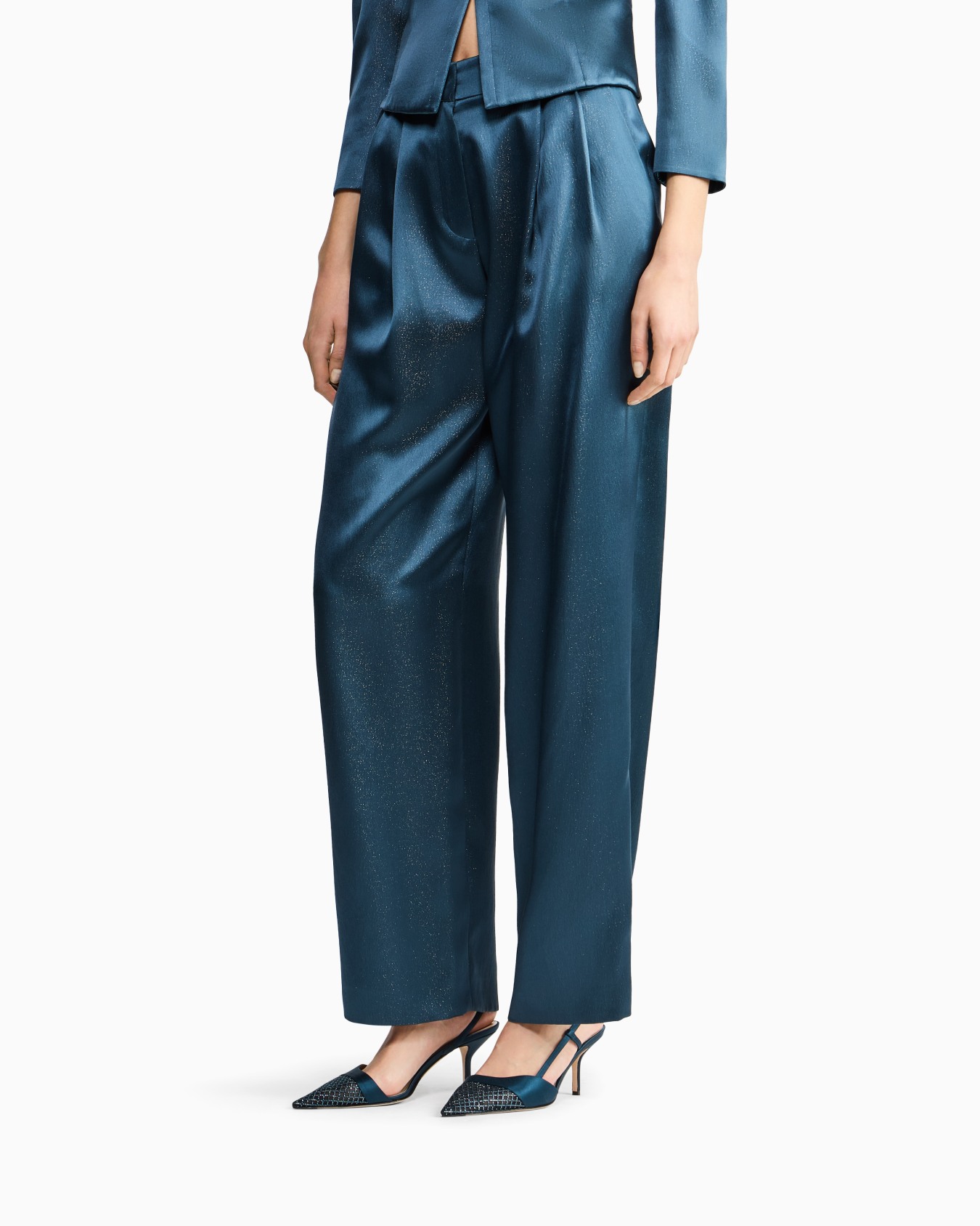 Trousers with pleats in silk satin Slide 3