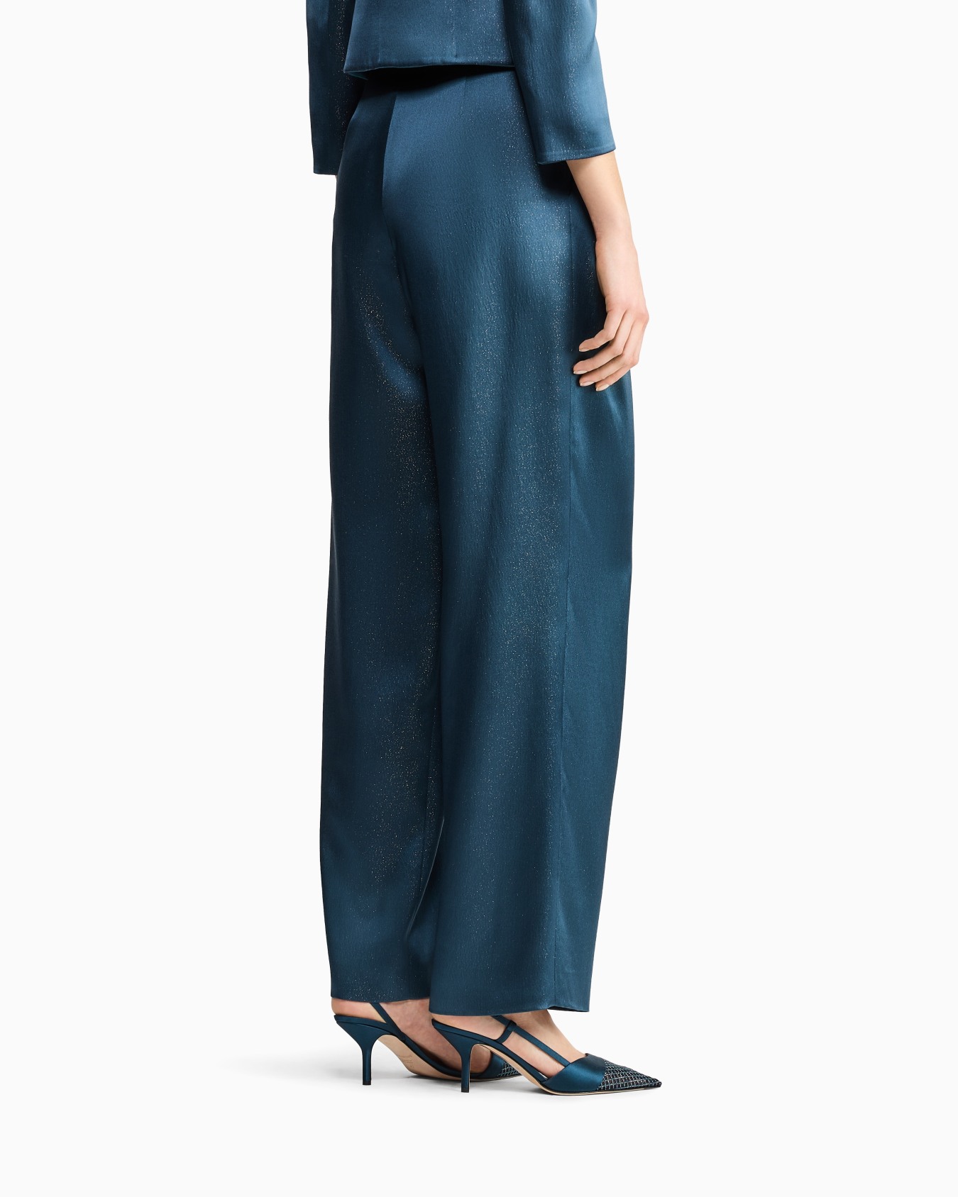 Trousers with pleats in silk satin Slide 2