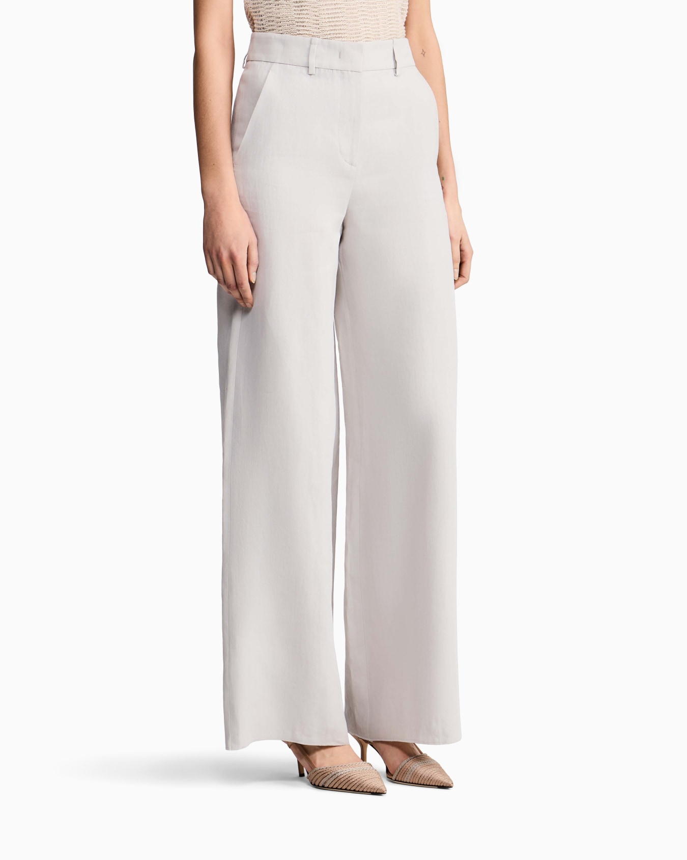 Wide-legged linen trousers Slide 3