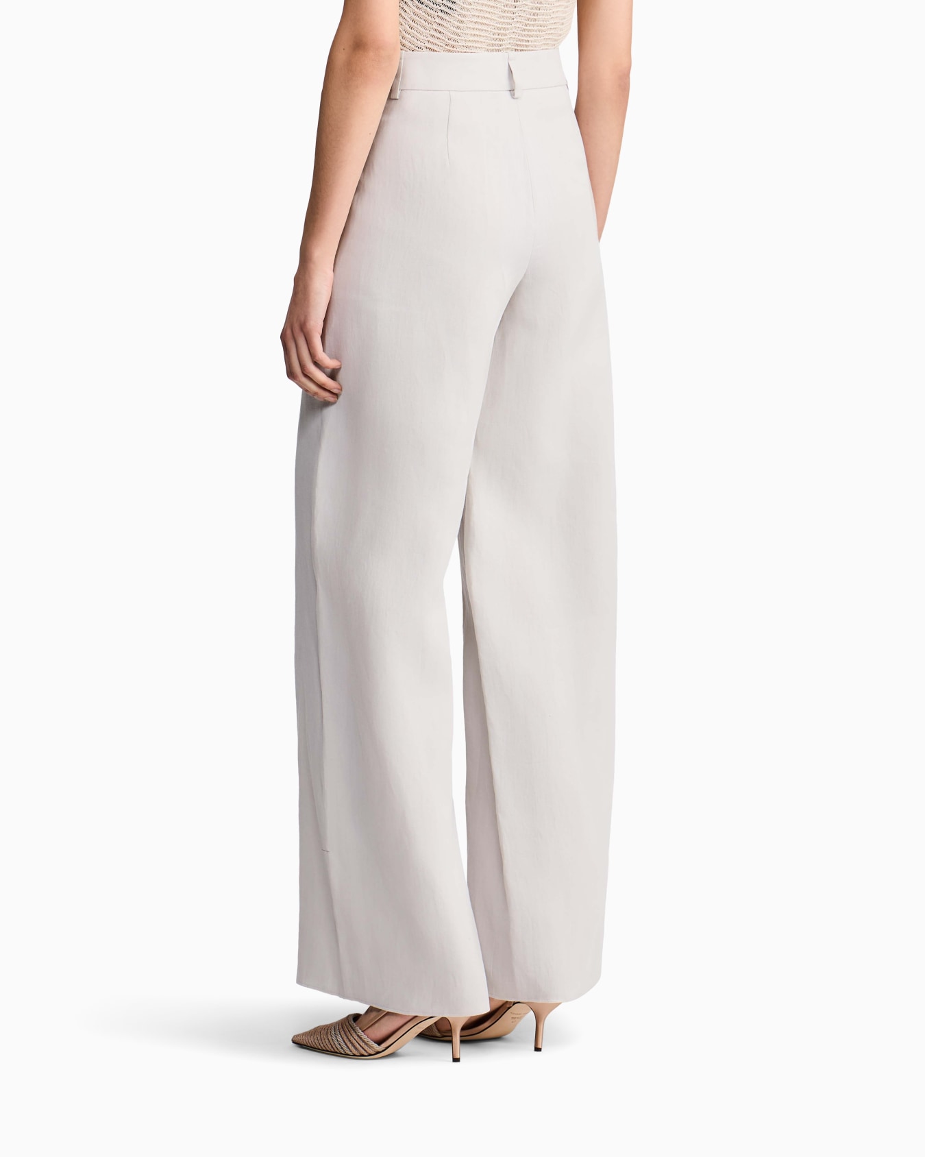 Wide-legged linen trousers Slide 2