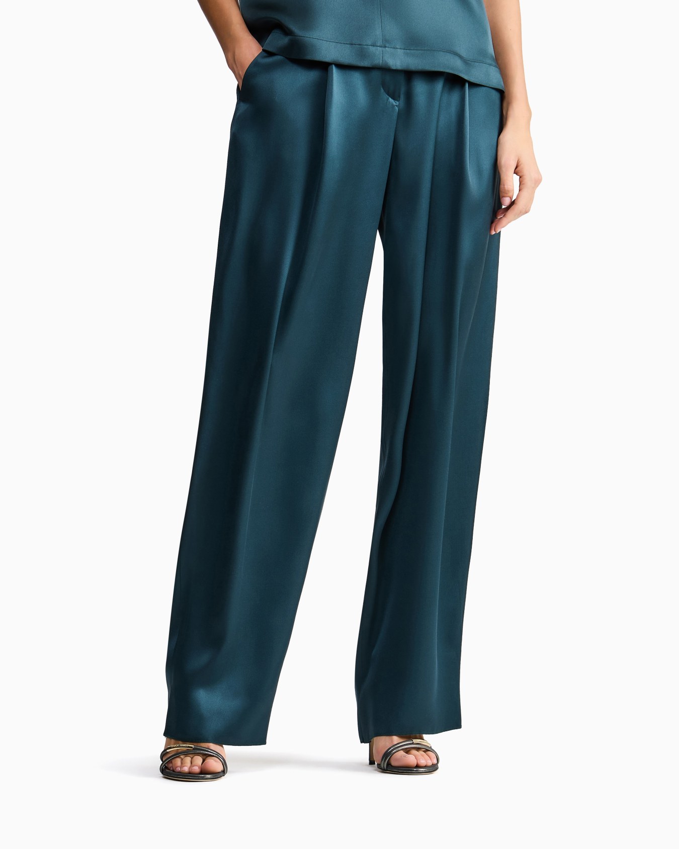 Silk double satin single-pleat trousers Slide 3