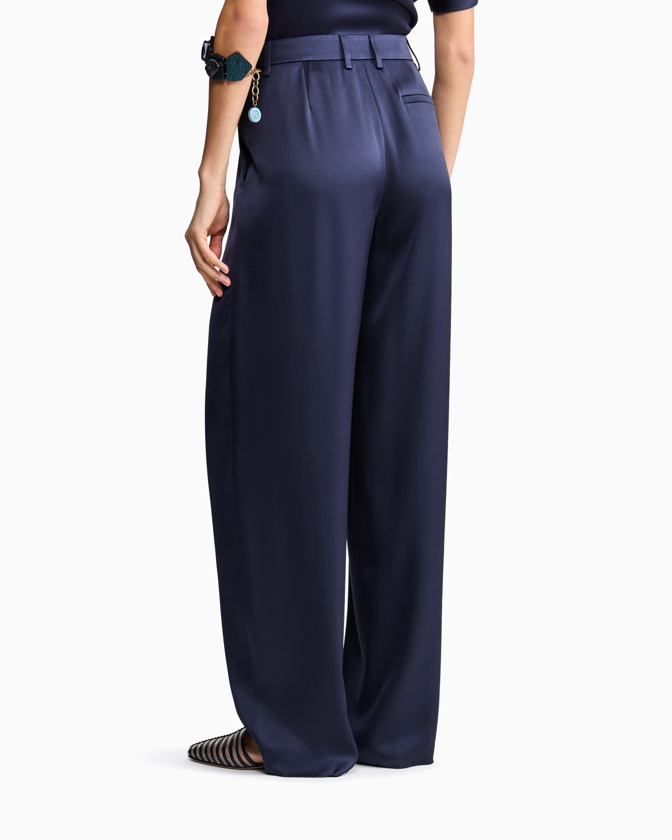 Pantalon à une pince en satin double de soie Diapositive 2