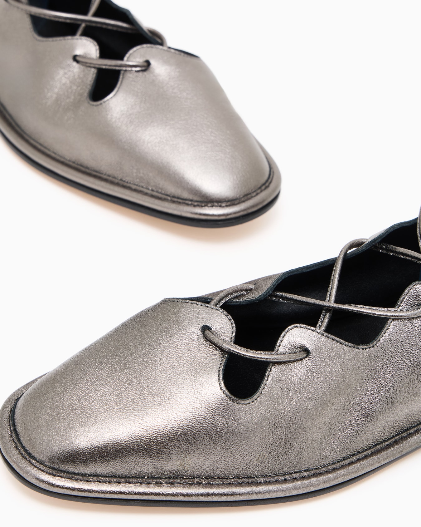 Laminated nappa leather ballerinas with laces Slide 3