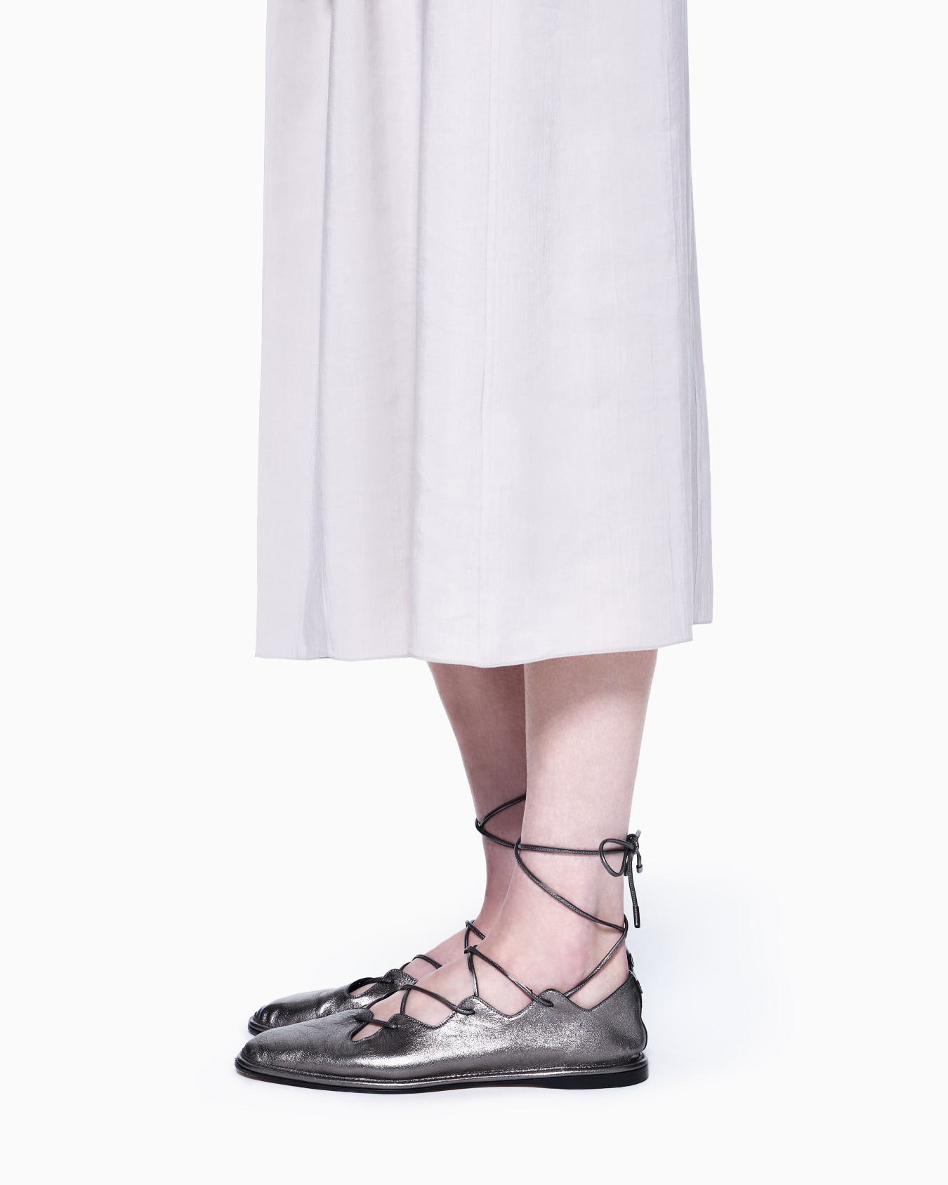 Laminated nappa leather ballerinas with laces Slide 5