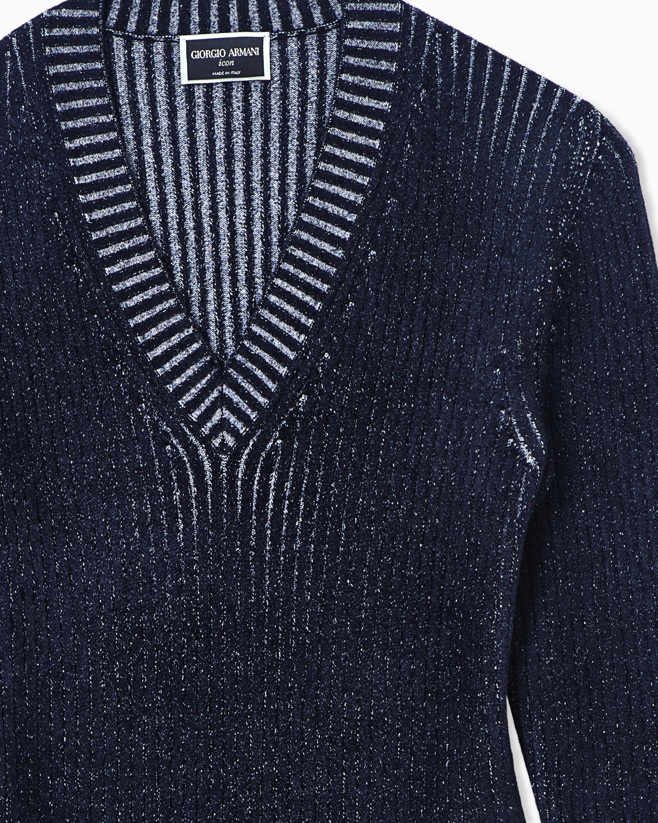 Virgin wool and viscose V-neck jumper Slide 4