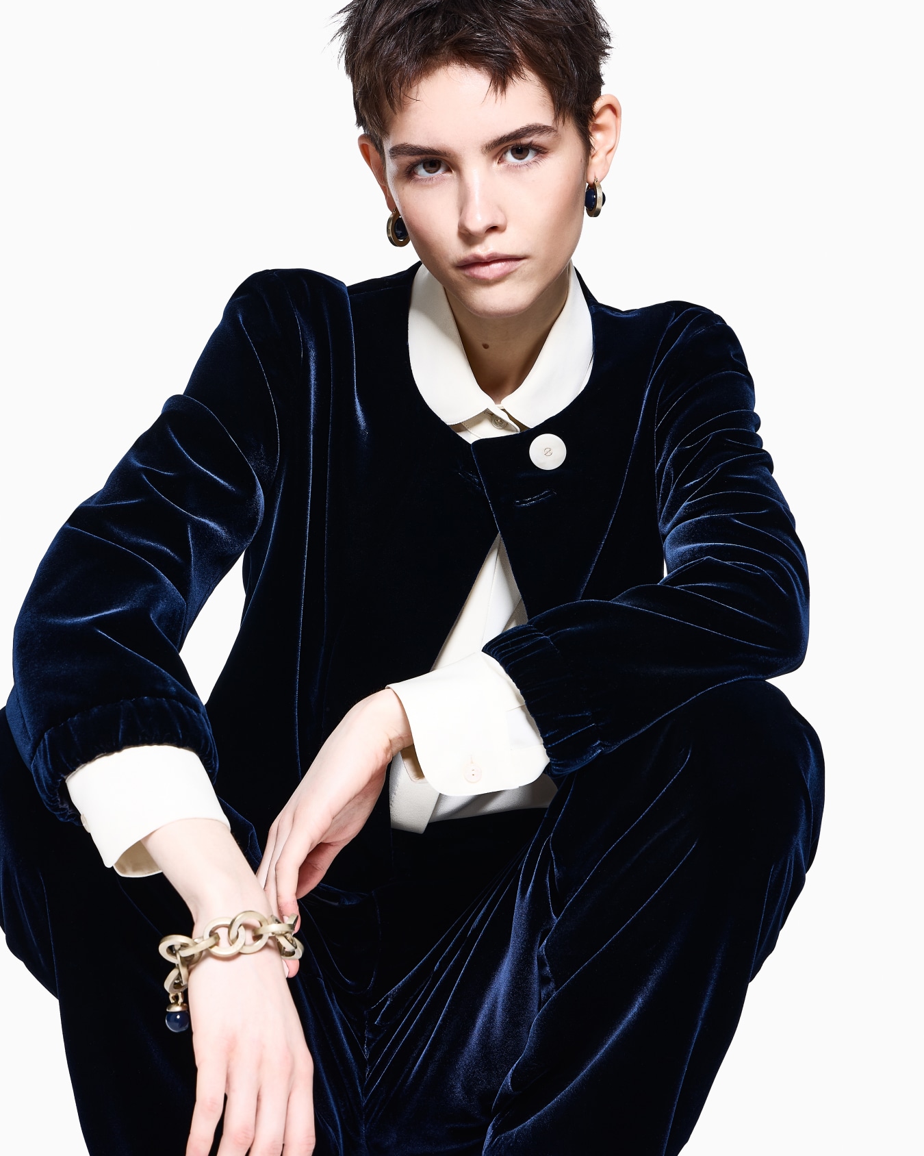 Double-darted velvet trousers Slide 5