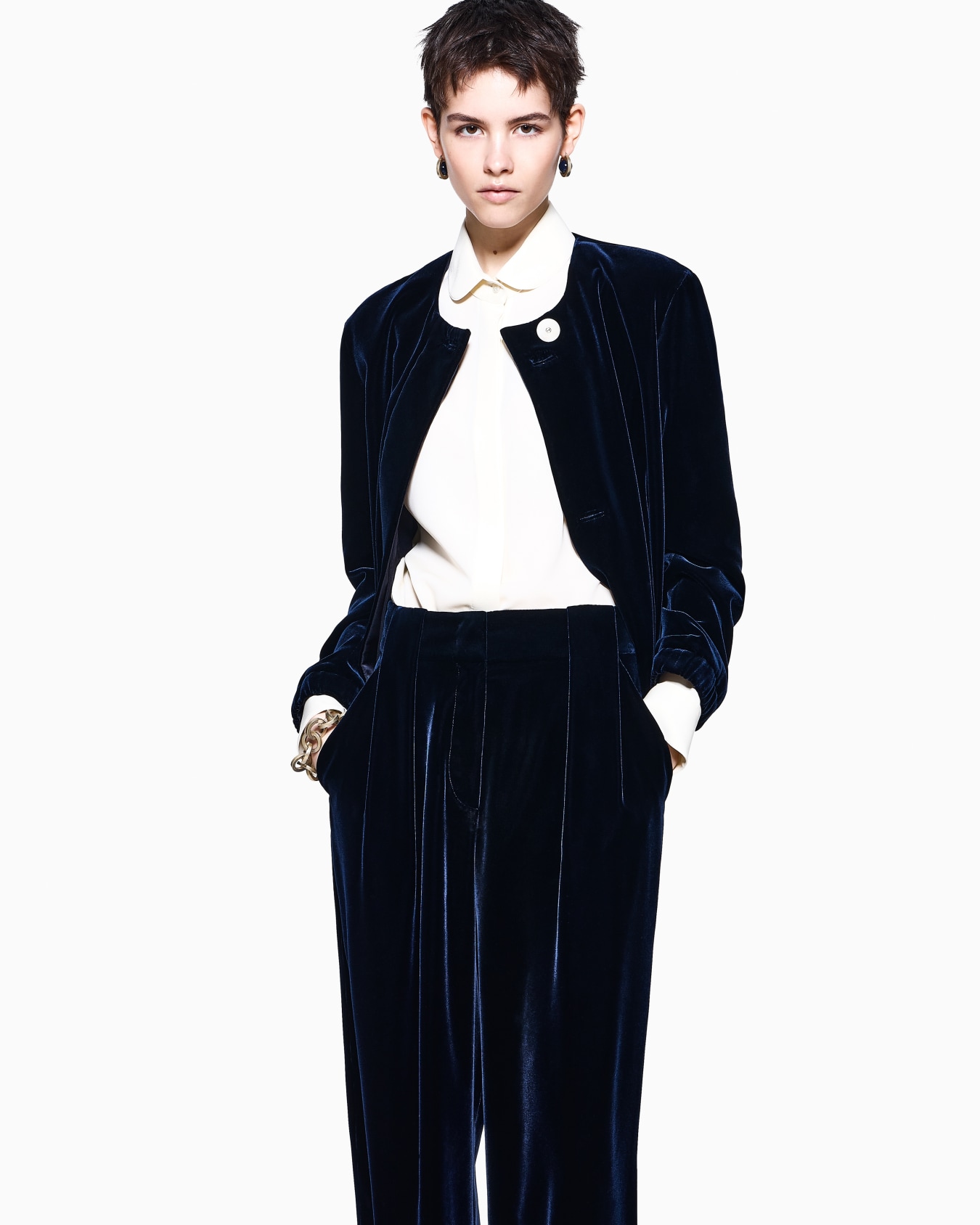 Double-darted velvet trousers Slide 6