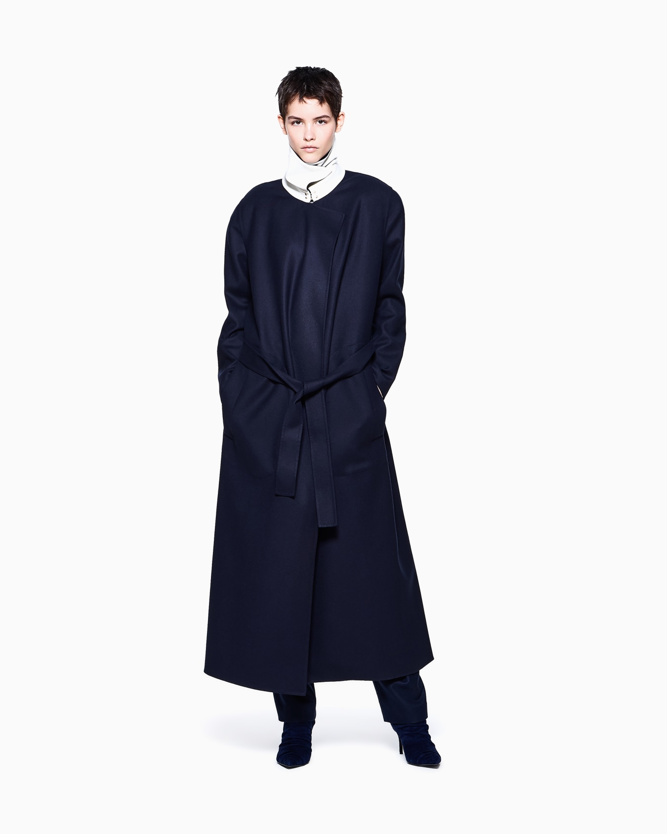 Long coat in two-tone virgin wool Slide 6
