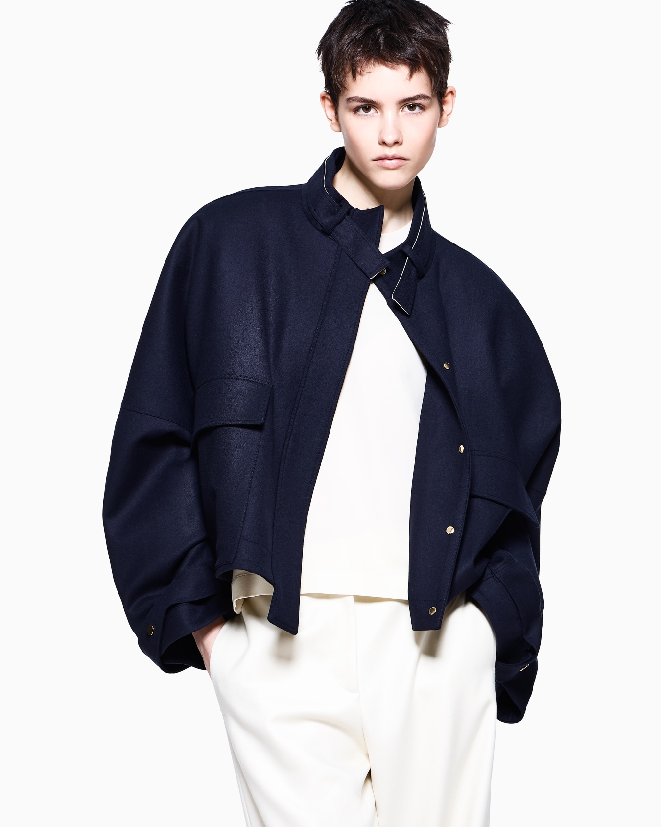 Two-tone virgin wool pea coat Slide 6