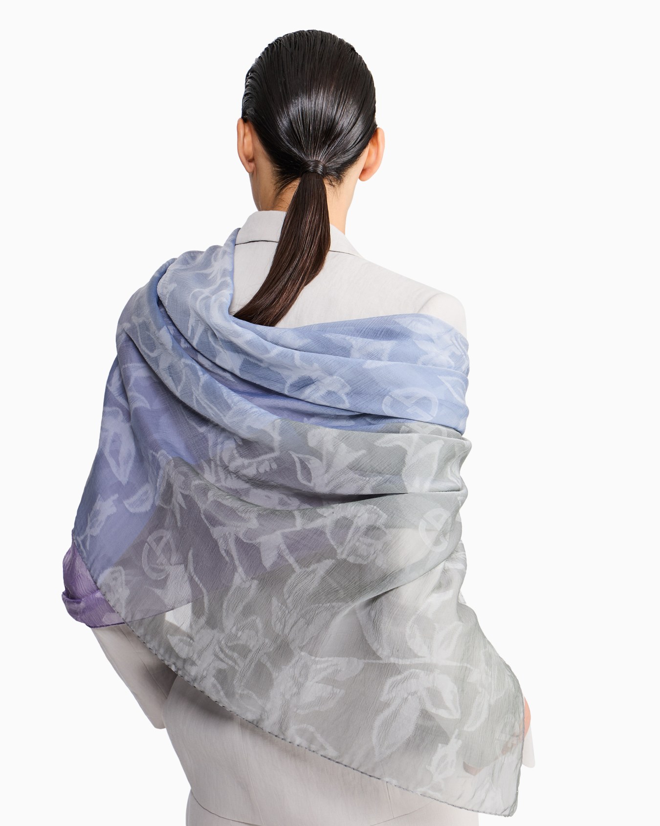 Multicoloured silk stole Slide 2