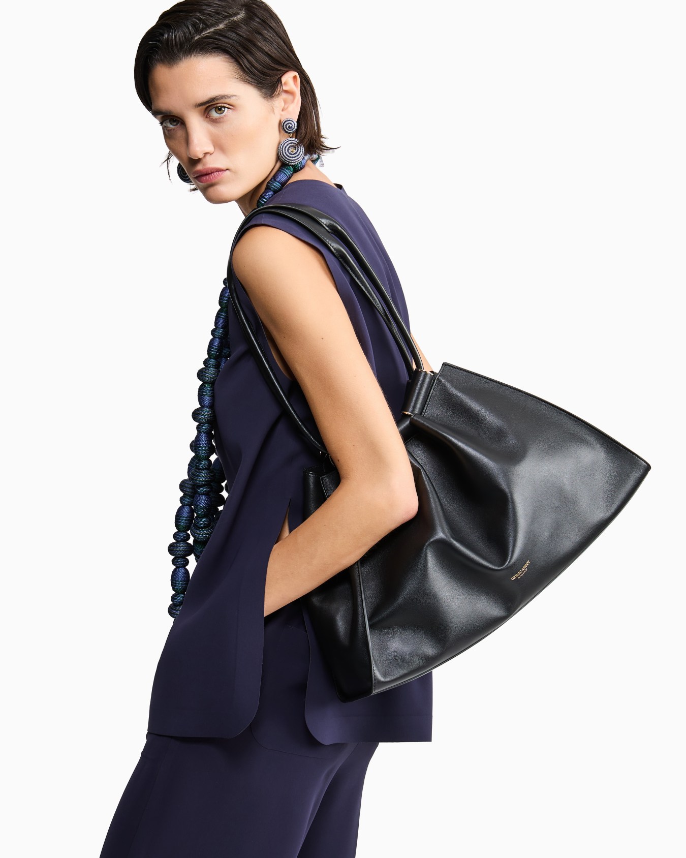 Small nappa leather shopper  Slide 6