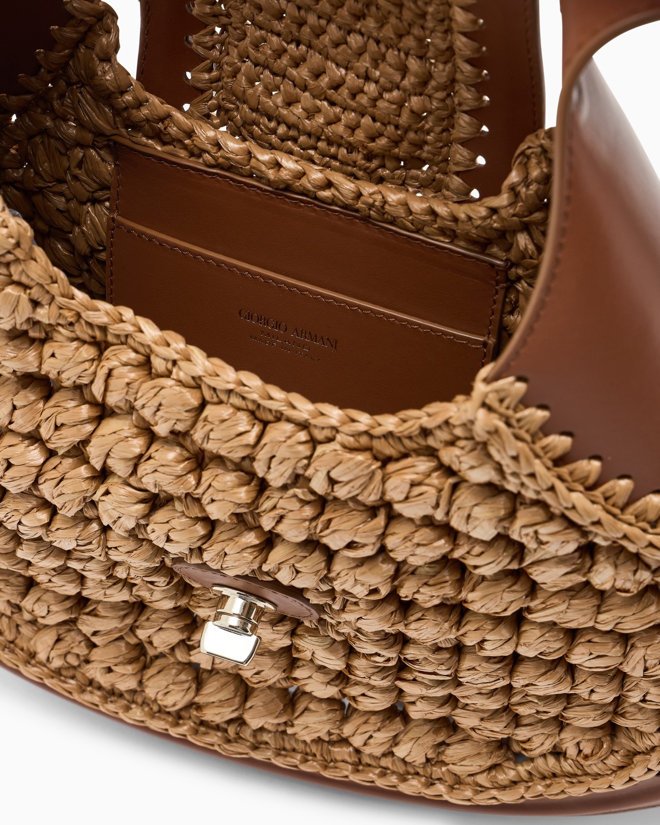 Hobo bag piccola in rafia punto oliva e pelle liscia Slide 3