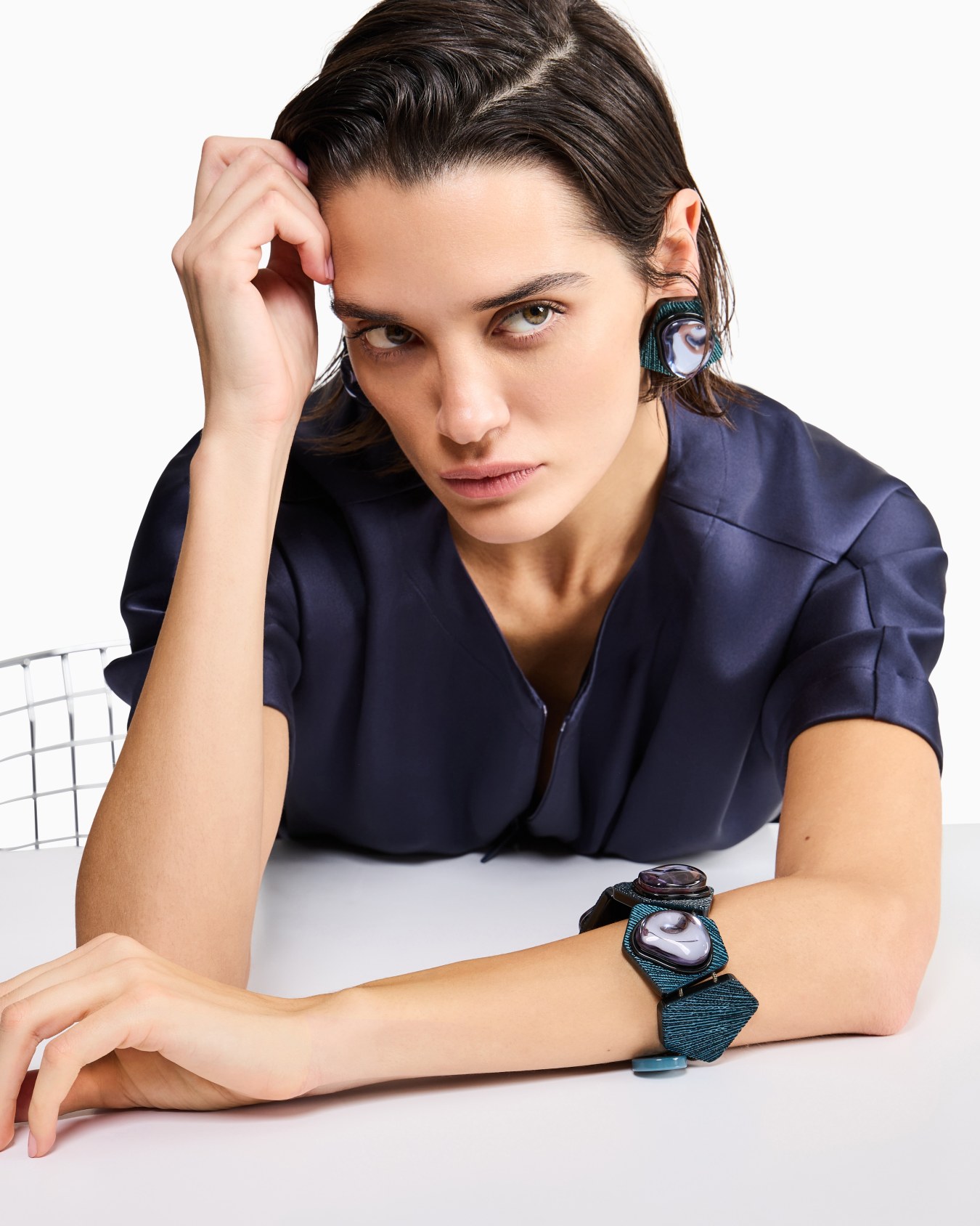 Armband mit Elementen aus Kunstharz Folie 2