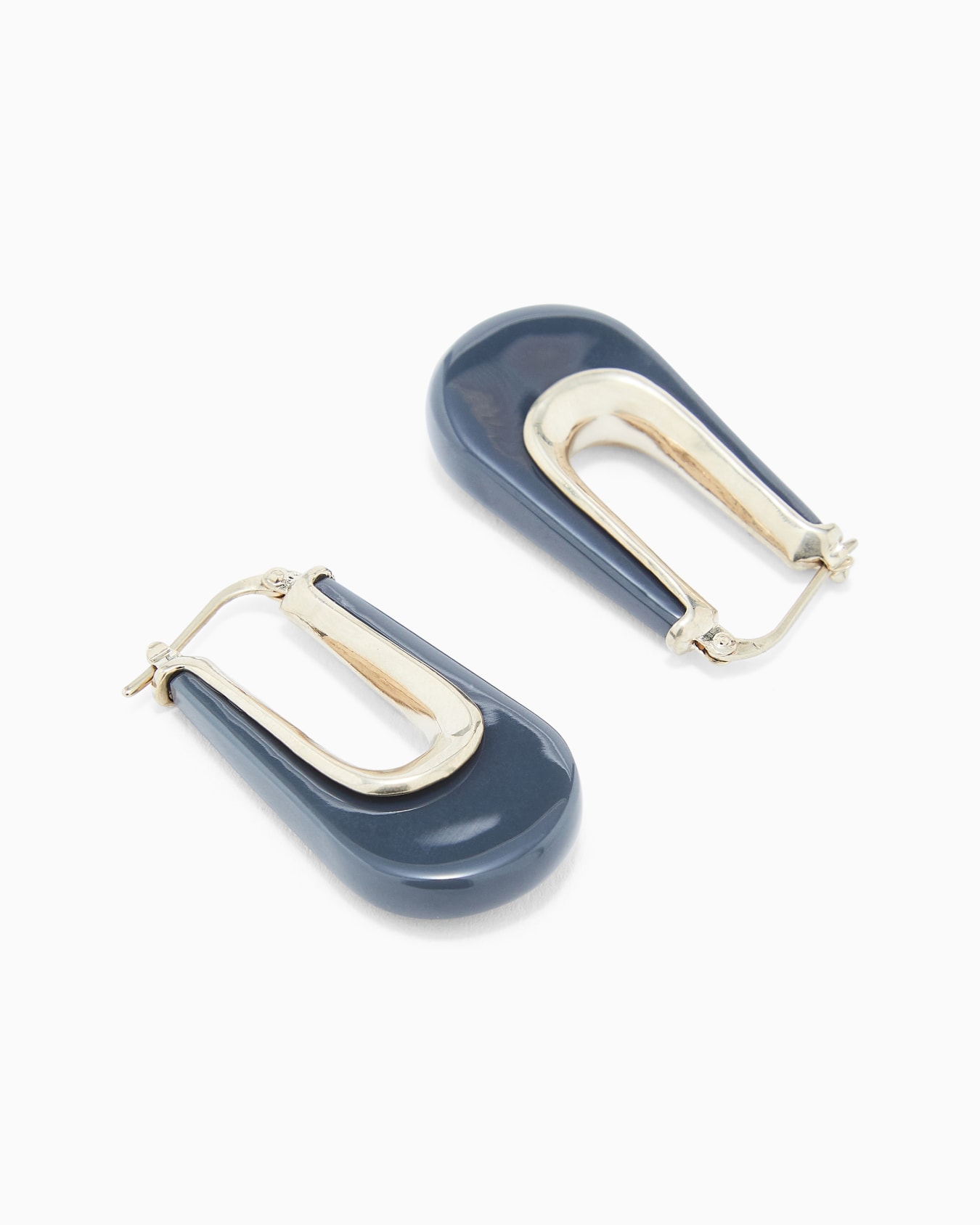 Metal and resin earrings Slide 1