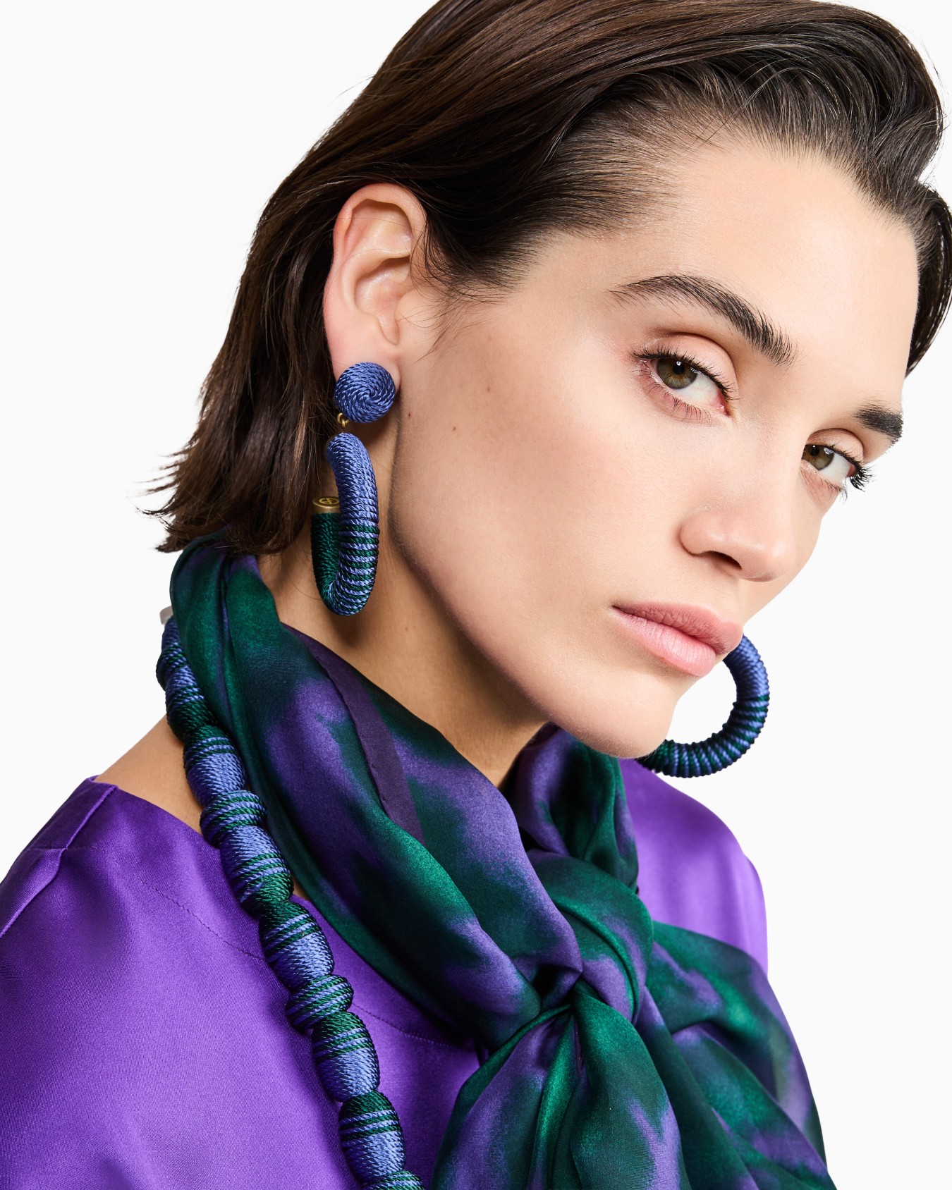 Hoop earrings Slide 2